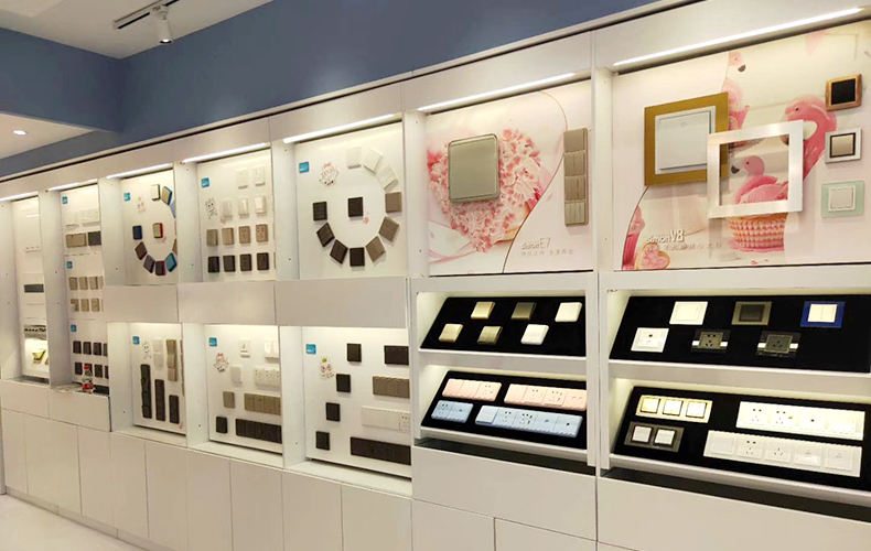 6MM厚度亚克力UV印刷开关实物上墙展示图