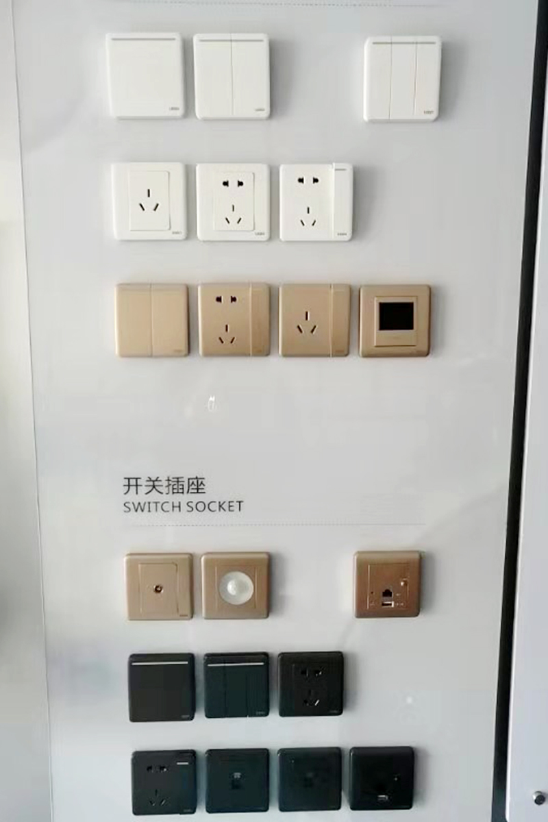 12MM厚度PVC底+2MM厚度亚克力UV白色面86开关展板