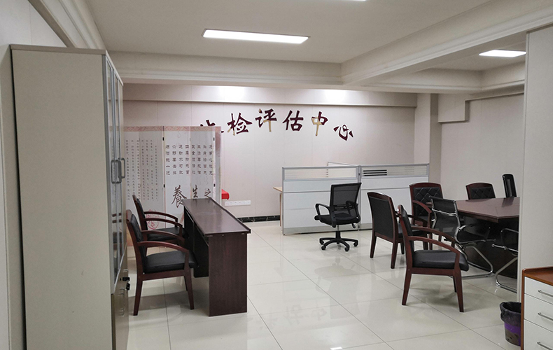 2+4亚克力水晶字咖啡色实物上墙效果展示图